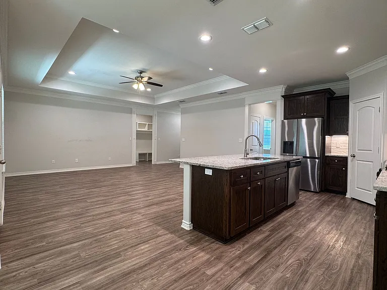 3704-3784 Cottage Park Cir — Photo 5