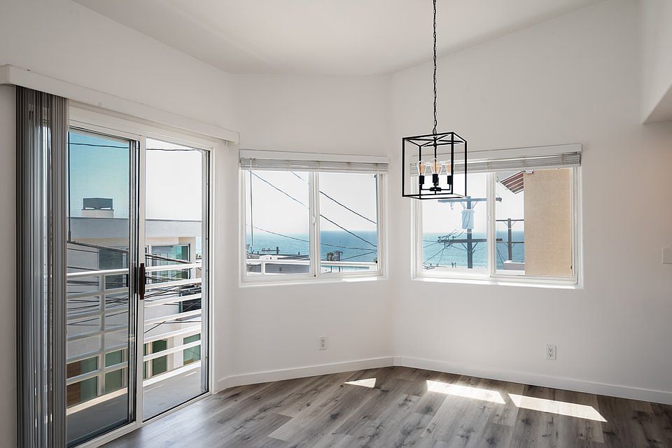 1st image of 215 Moonstone St