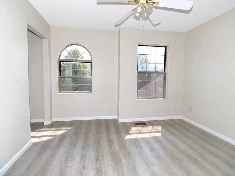 2515 Pressmen Dr — Photo 37