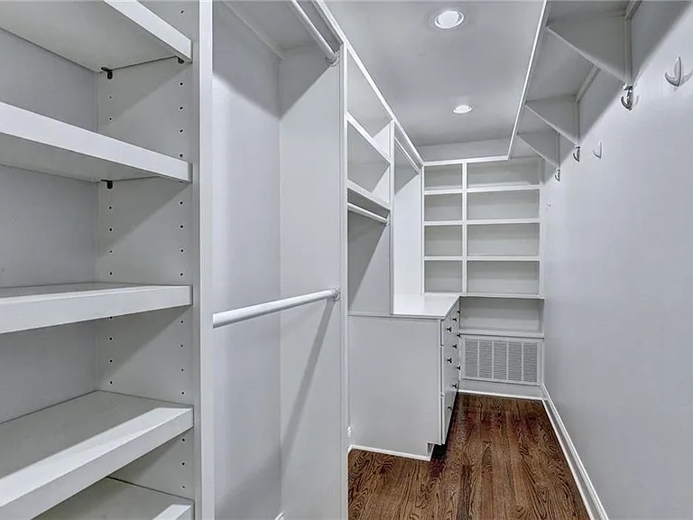 1227 Sheridan Rd NE — Photo 12