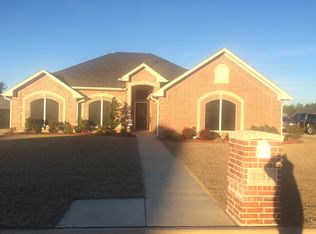 1755 Meadowbriar Dr, Paris, TX 75462