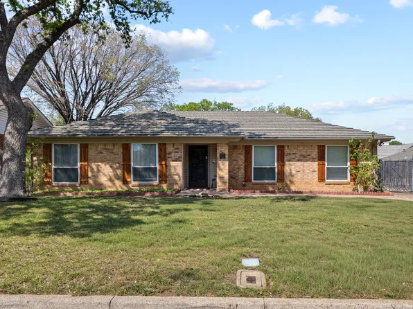 2011 Bay Oaks Dr, Arlington, TX 76012