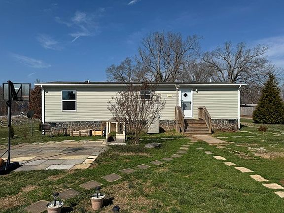 2nd image of 51 Lewis Cir