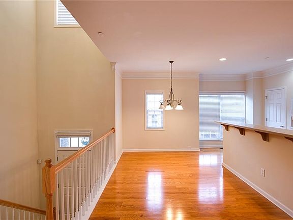 3rd image of 214 Aldridge Pl