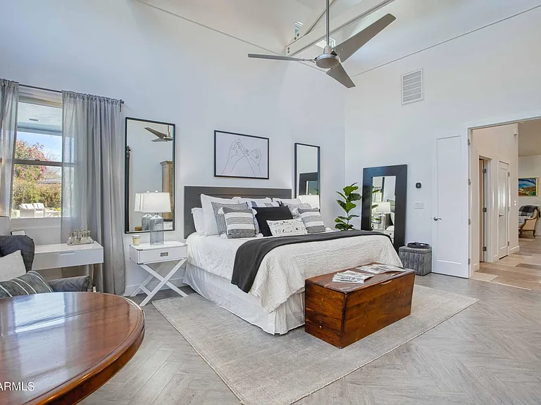 3230 E Colter St — Photo 12