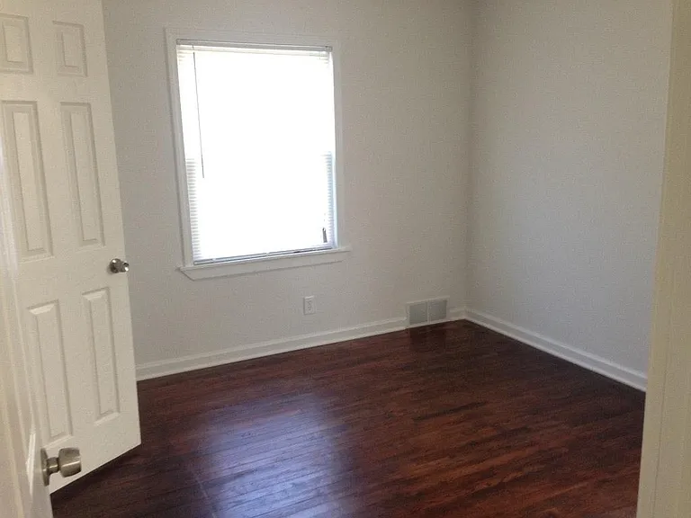 27220 Lawnwood St — Photo 6