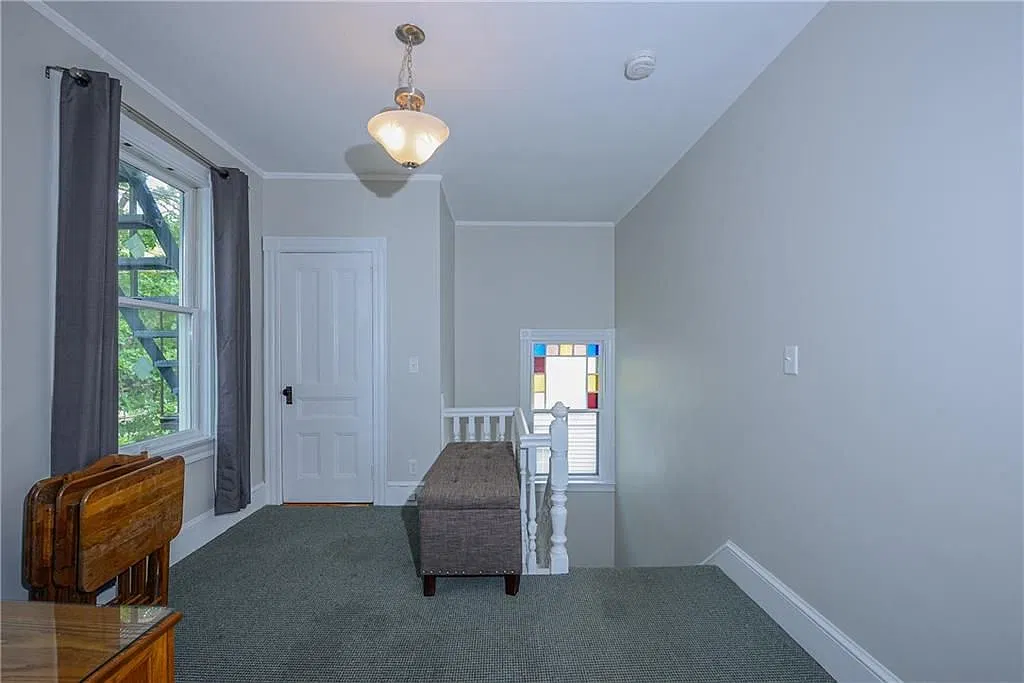 4 bed, 2.0 bath, 1800 sqft, $8,000 — Photo 3