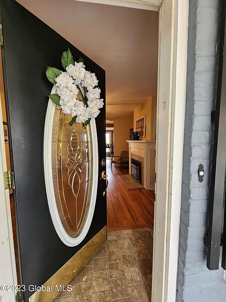 4th image of 48 Worthington Boulevard