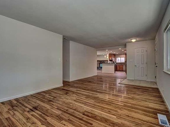 4th image of 930 Hibiscus Ln