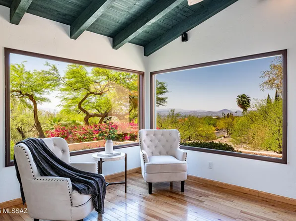 6919 N Gleneagles Dr, Tucson, AZ 85718