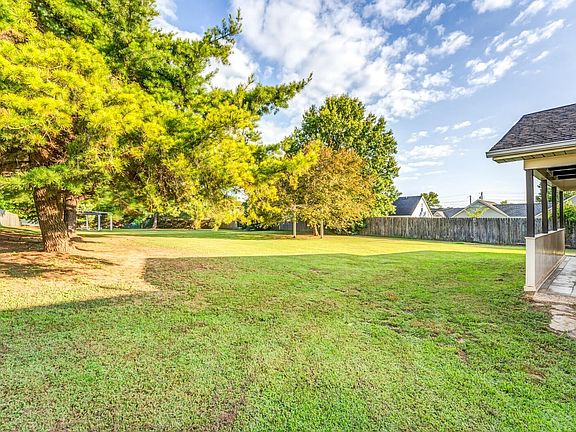 3rd image of 158 Woodlawn Plantation Dr