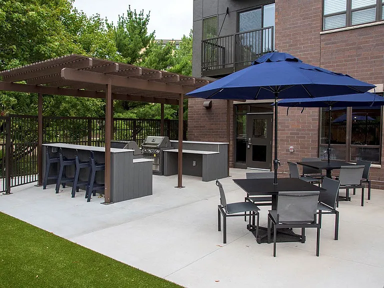 Urban Park I and II Apartments — Photo 55