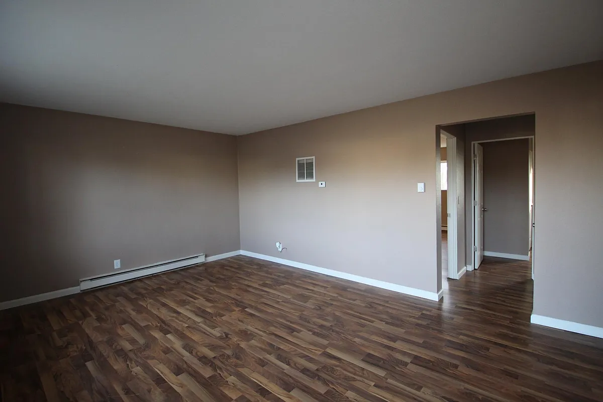 Building Photo - 200 Maple Park Dr