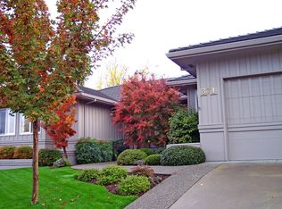 371 Golf View Dr, Medford, OR 97504