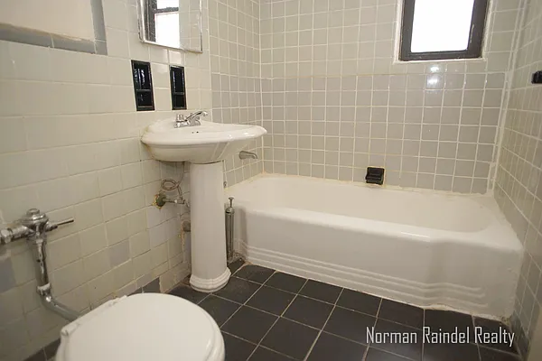 Rented by Norman Raindel, LREB | media 20