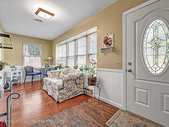 3rd image of 31B Canton Dr