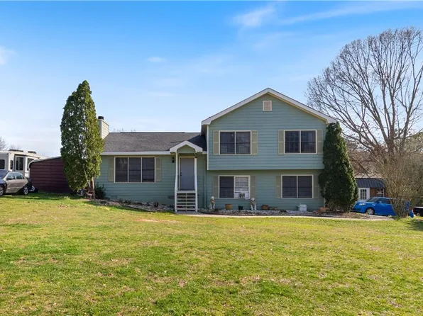 4401 Leafview Way, Gillsville, GA 30543