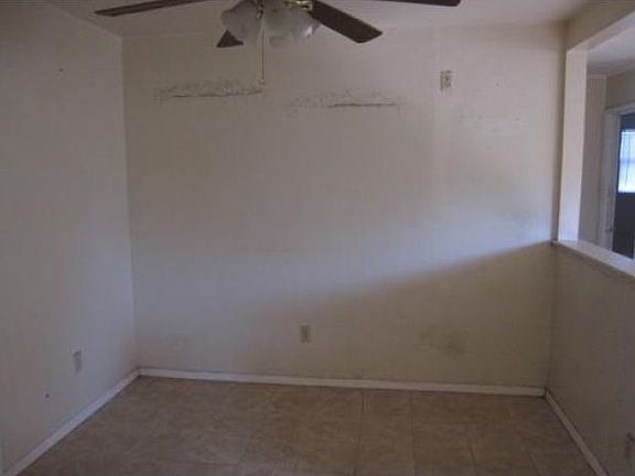 3rd image of 2544 Mohawk Ave