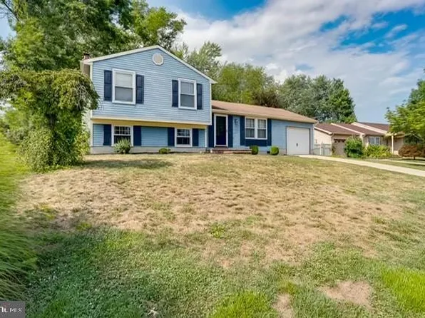 24 Kingsley Ave, Marlton, NJ 08053