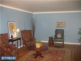 4th image of 214 Clover Dr