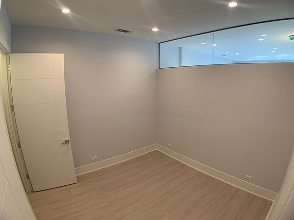 4th image of 2402 W Wabansia Ave #307