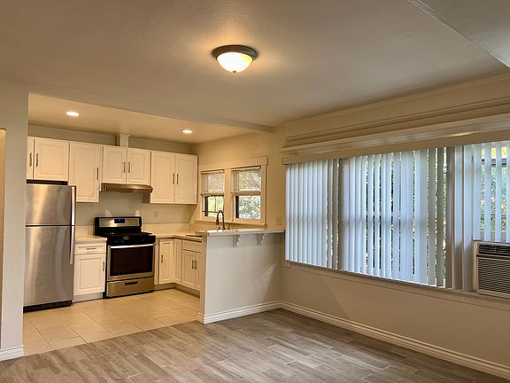 3rd image of 667 E California Blvd