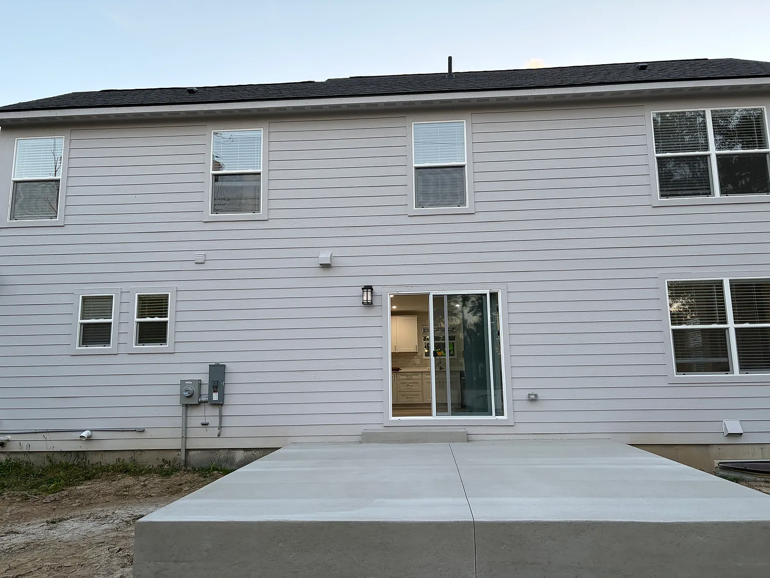 3 bed, 2.5 bath, 1700 sqft, $2,800 — Photo 2