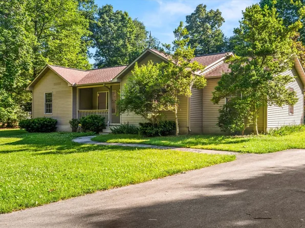 25 Rabbit Hill Dr, Crossville, TN 38571