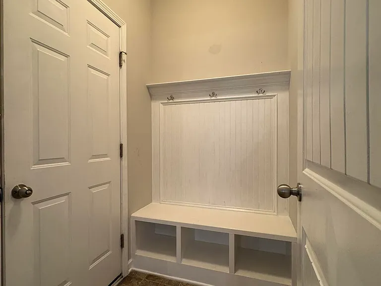 202 Cypress Hill Ln — Photo 12