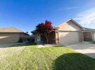 506 SW 38th Ter, Moore, OK 73160