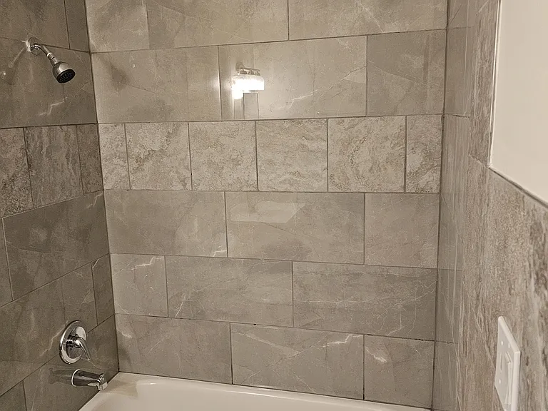 8835 N Swan Rd #6 — Photo 14