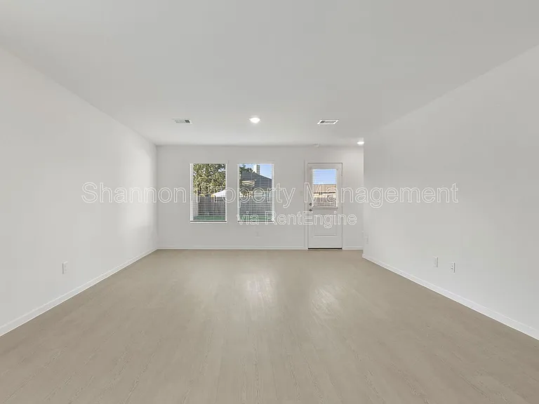 253 Douglas Hills Dr — Photo 7