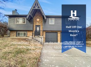 2112 SE 3rd St, Lees Summit, MO 64063