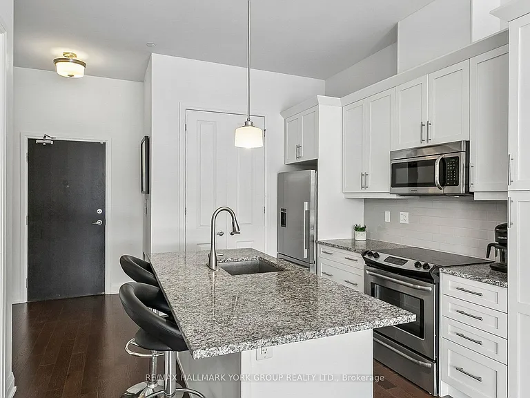 15277 Yonge St #11 — Photo 8