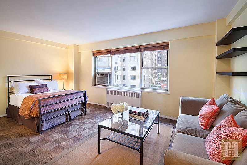 2nd image of 415 E 52nd St APT 3AC