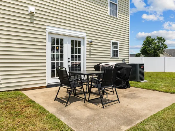 1921 Yellowbrick Rd, Fayetteville, NC 28314