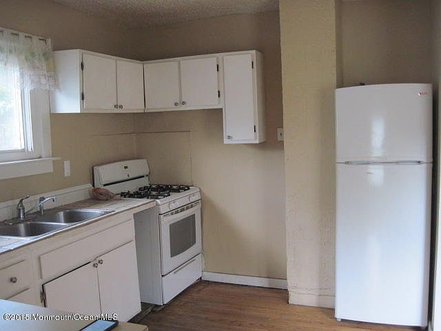 2nd image of 145 De Witt Ave