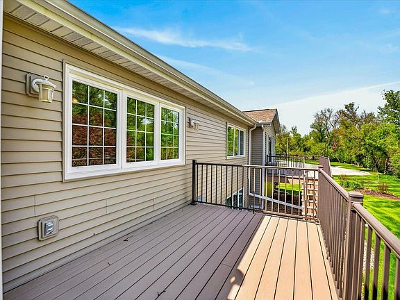 3rd image of 649 Springbrook Cir #46