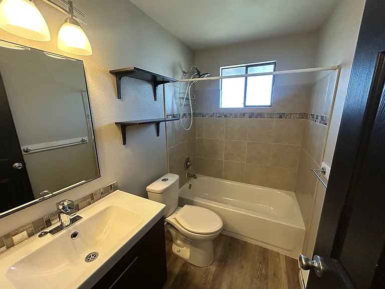 5307 N Magnolia St #2 — Photo 8