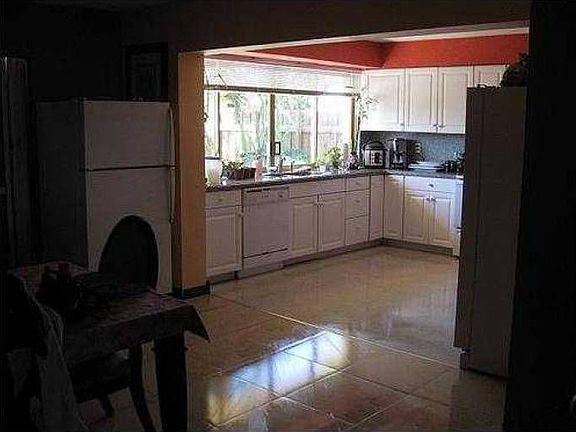 2nd image of 711 NW 9th Ave