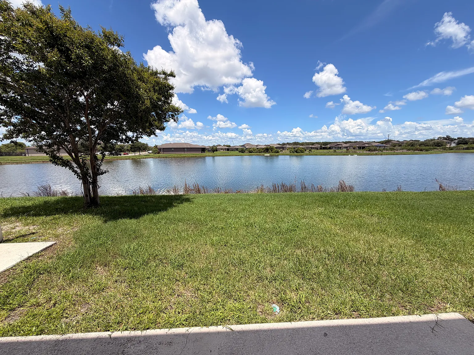 3 bed, 1880 sqft, $2,400 — Photo 4