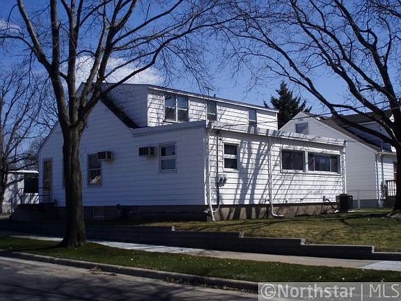 4th image of 1469 White Bear Ave N