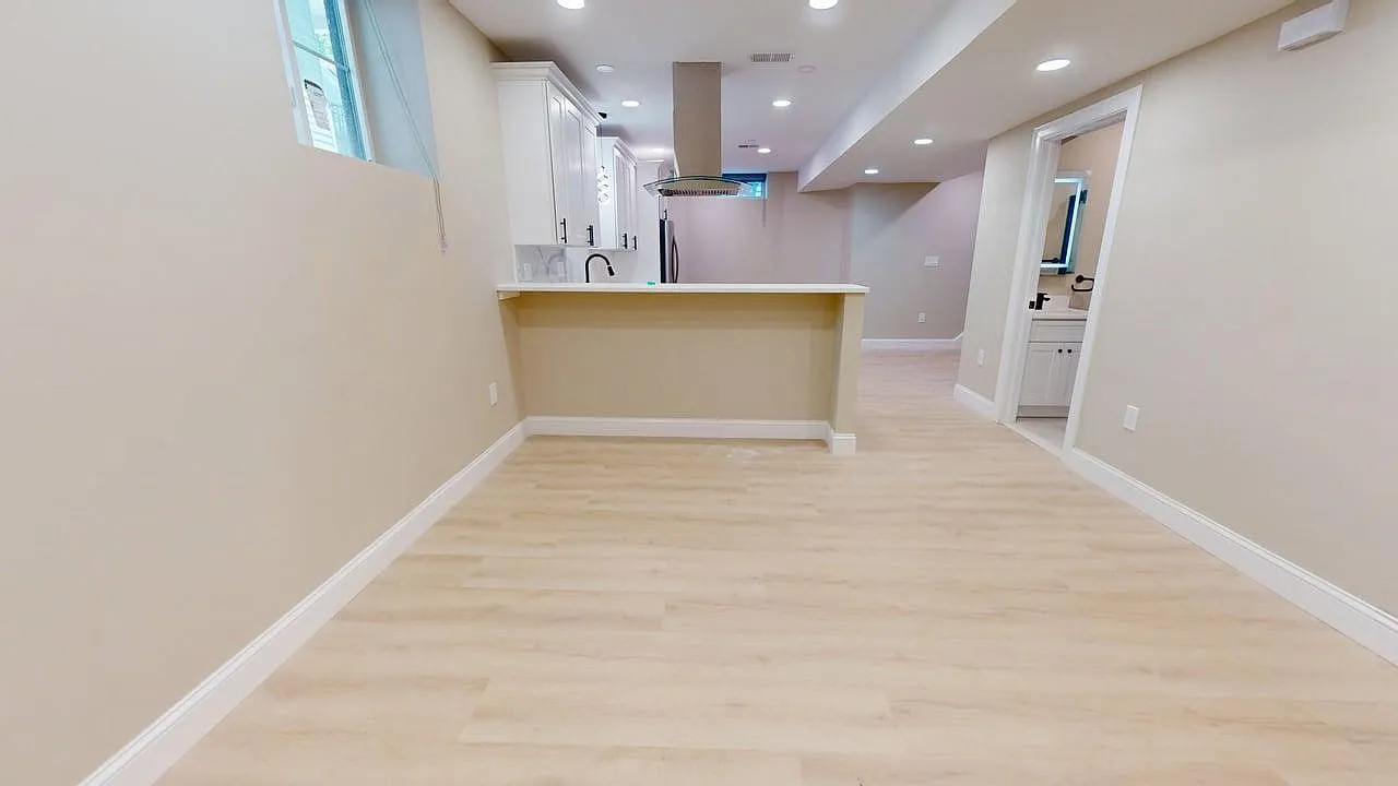 2 bed, 1000 sqft, $3,000 — Photo 3