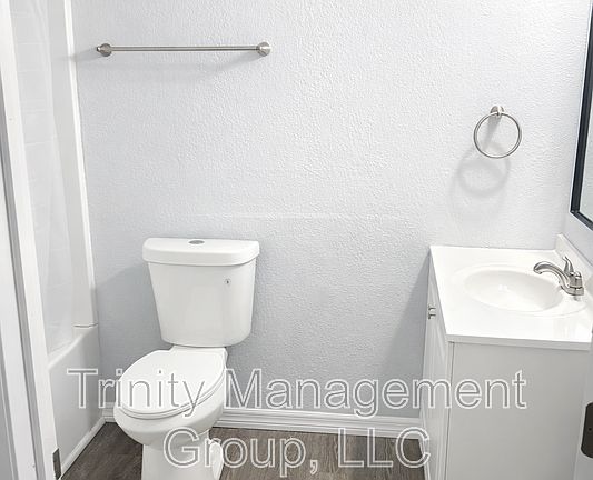 5th image of 1509 Winding Way E Room 2