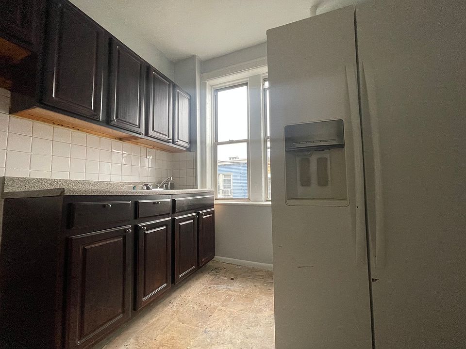 1st image of 900 Central Ave #5E