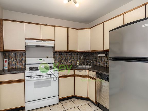 5th image of 95 Orient Way APT 5E
