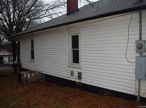 3rd image of 1808 Wood St