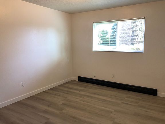 3rd image of 1735 NE Wheatland Dr APT A