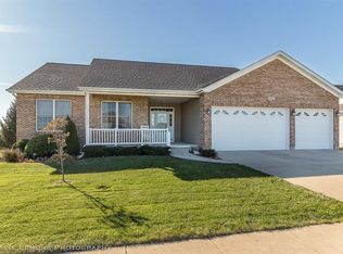 232 Saint Andrews Dr, Dekalb, IL 60115
