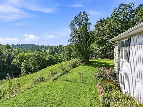 4th image of 30 Morning Glory Ln
